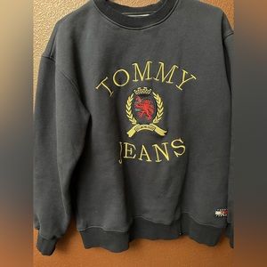 Tommy Crewneck